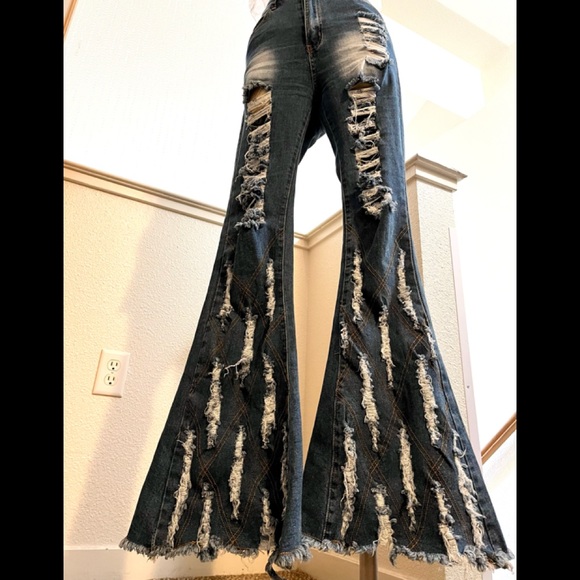Denim - NEW!!! 27 Sexy Stretchy 2% Elastic High Waisted Ripped Ladder Flare…